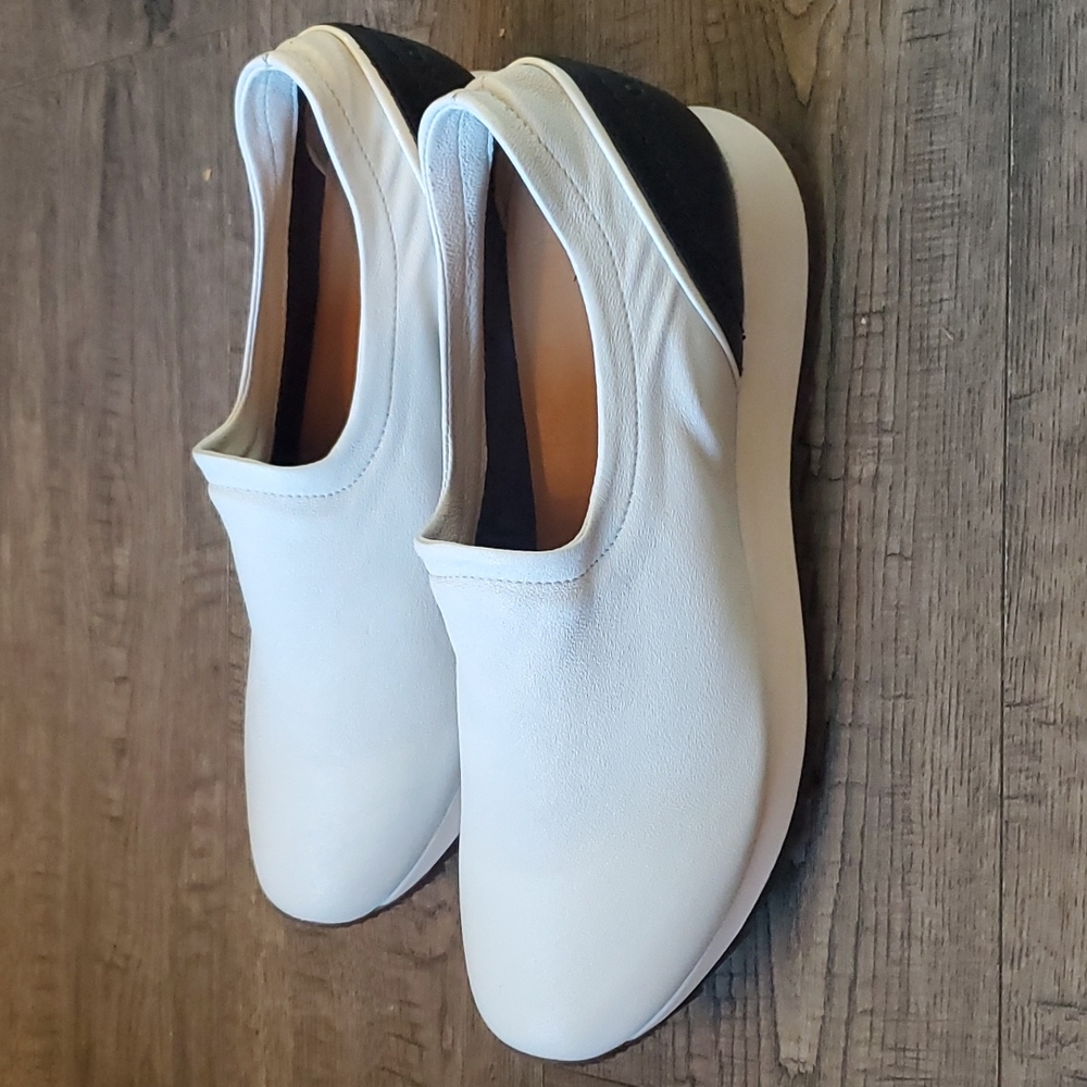 Daelyn Weatherproof Slip-On Sneaker AQUATALIA size 10 women